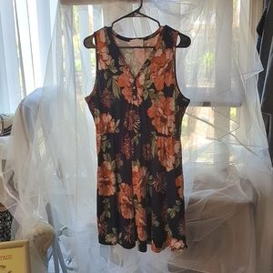 Short V-neck Sleeveless Floral Dress